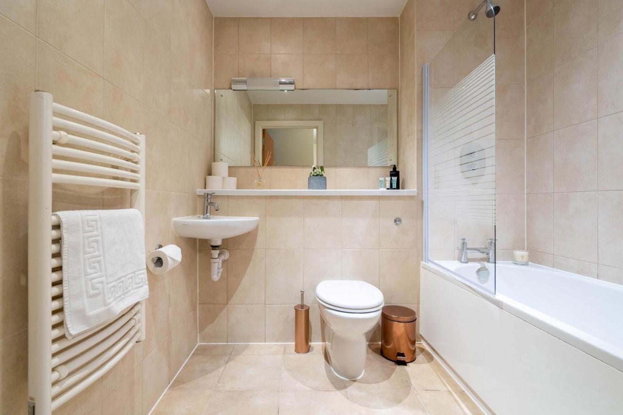 Haus City Centre Apartment - Arcadian -Balcony - Secure Parking - Wifi-Smart Tv - China Town -Top Rated Birmingham Kültér fotó